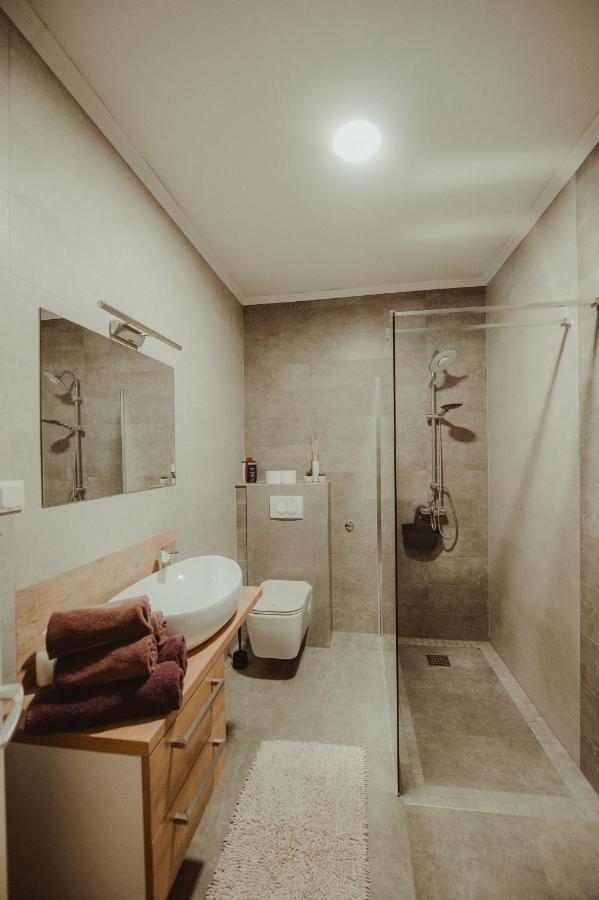 Apartman Lovric Джяково Экстерьер фото