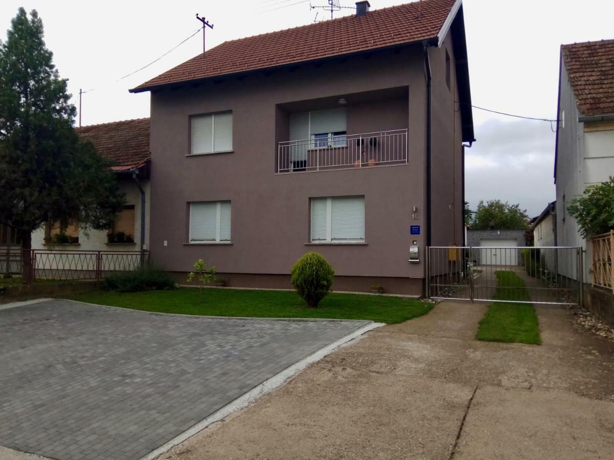 Apartman Lovric Джяково Экстерьер фото